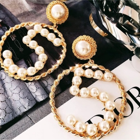 Earrings - Picture 2 of 4